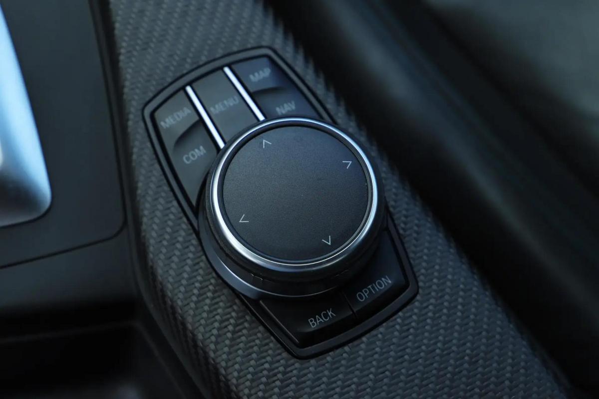bmw-321-2017-gasolina-2979cc