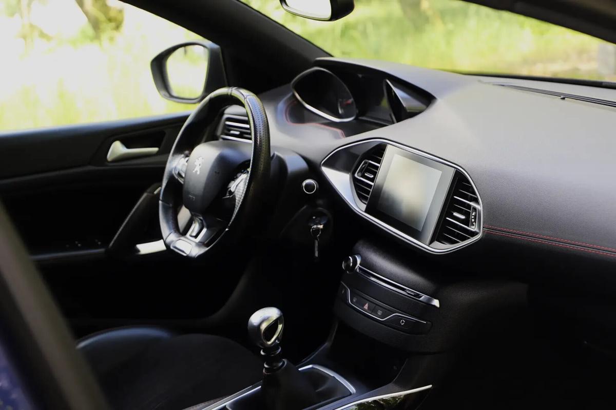 peugeot-308-sw-2015-diesel-1997cc