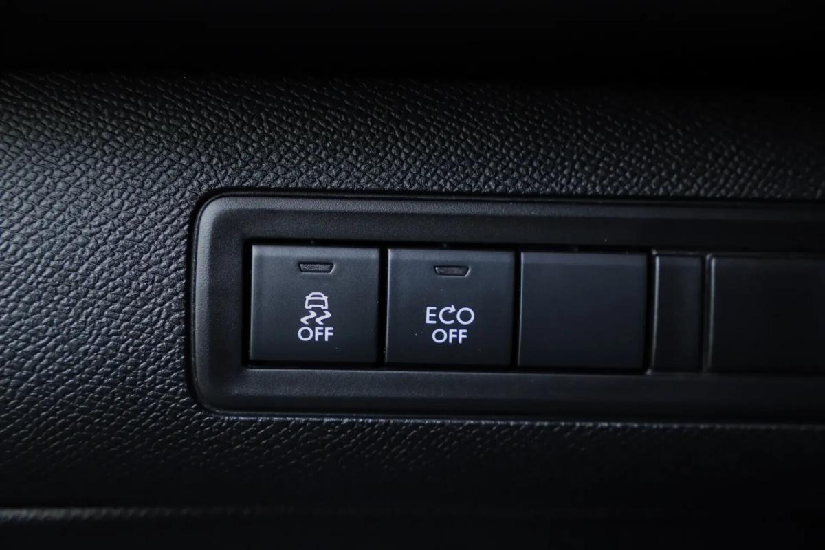 peugeot-308-sw-2015-diesel-1997cc