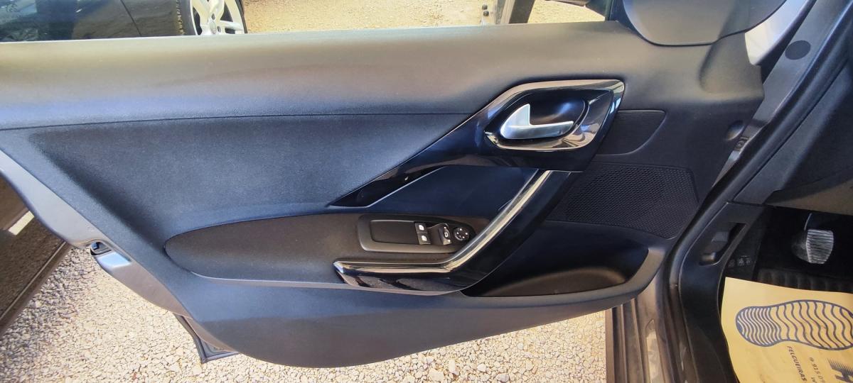 peugeot-208-2018-gasolina-1199cc