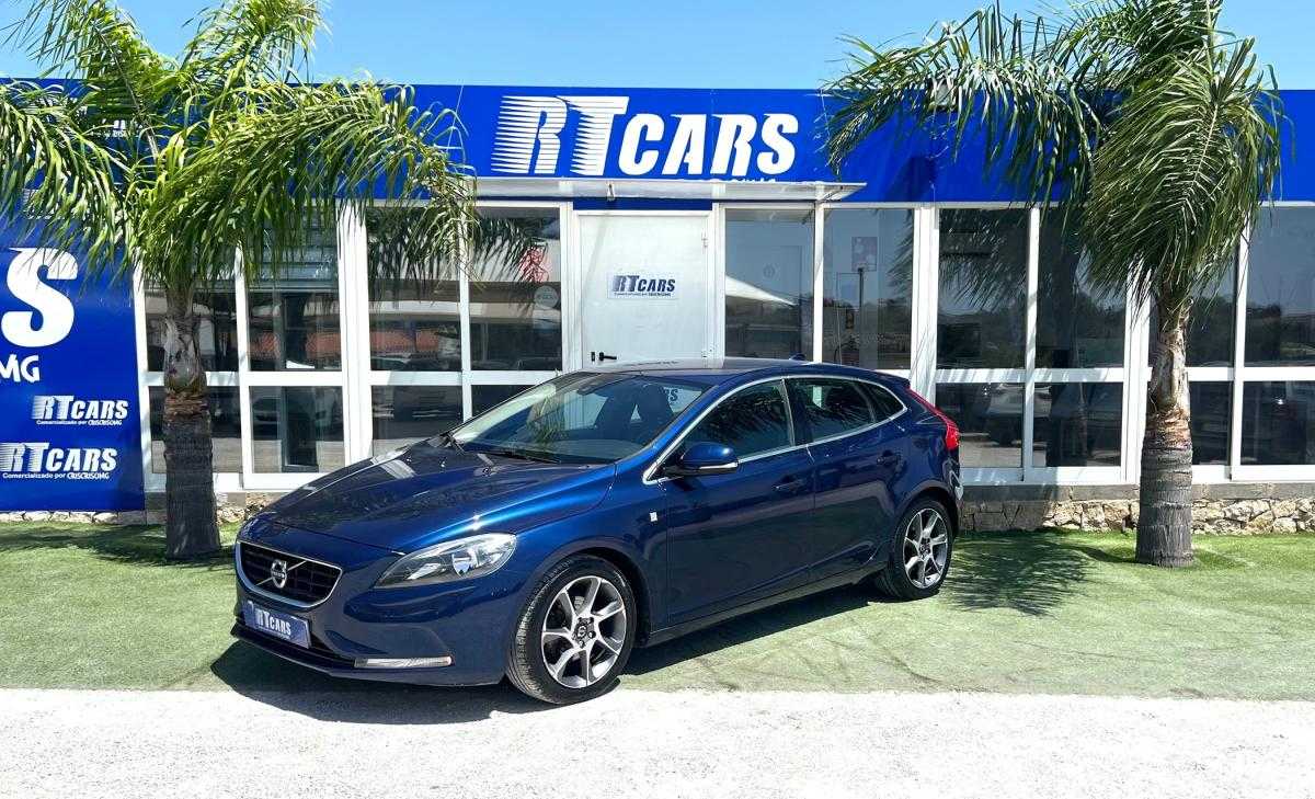 volvo-v40-2015-diesel-1560cc