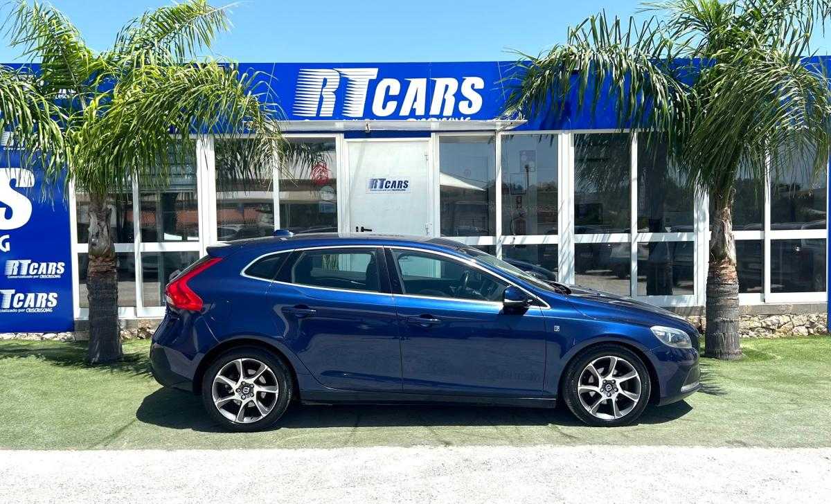volvo-v40-2015-diesel-1560cc