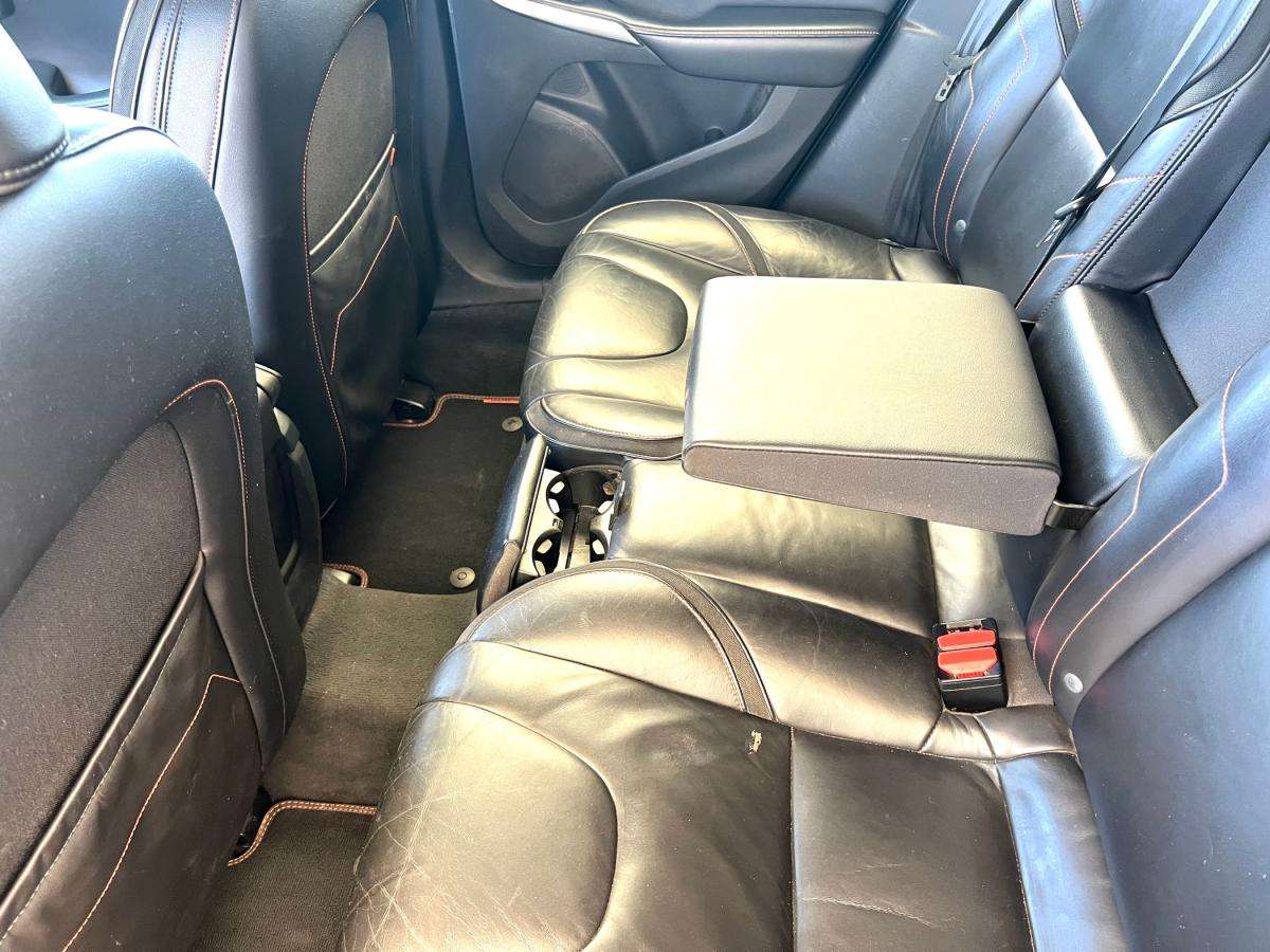 volvo-v40-2015-diesel-1560cc