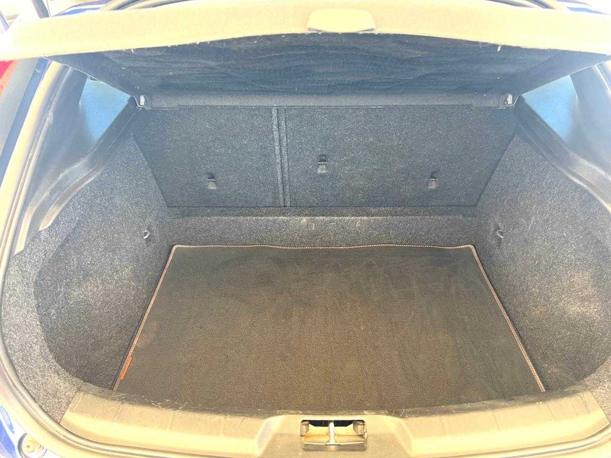 volvo-v40-2015-diesel-1560cc