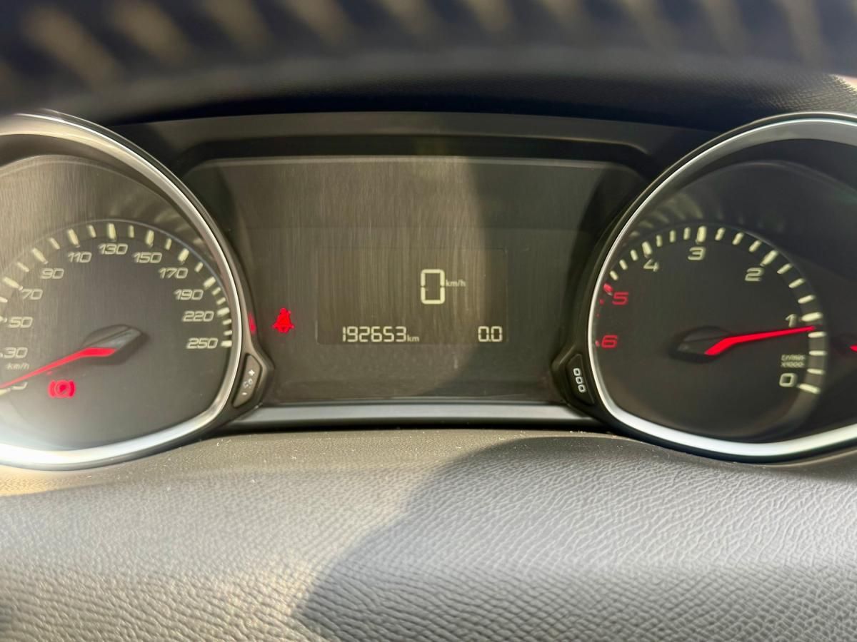 peugeot-308-2016-diesel-1560cc