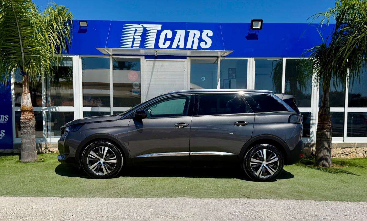 peugeot-5008-2022-diesel-1499cc