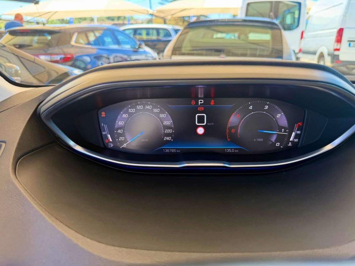 peugeot-5008-2022-diesel-1499cc