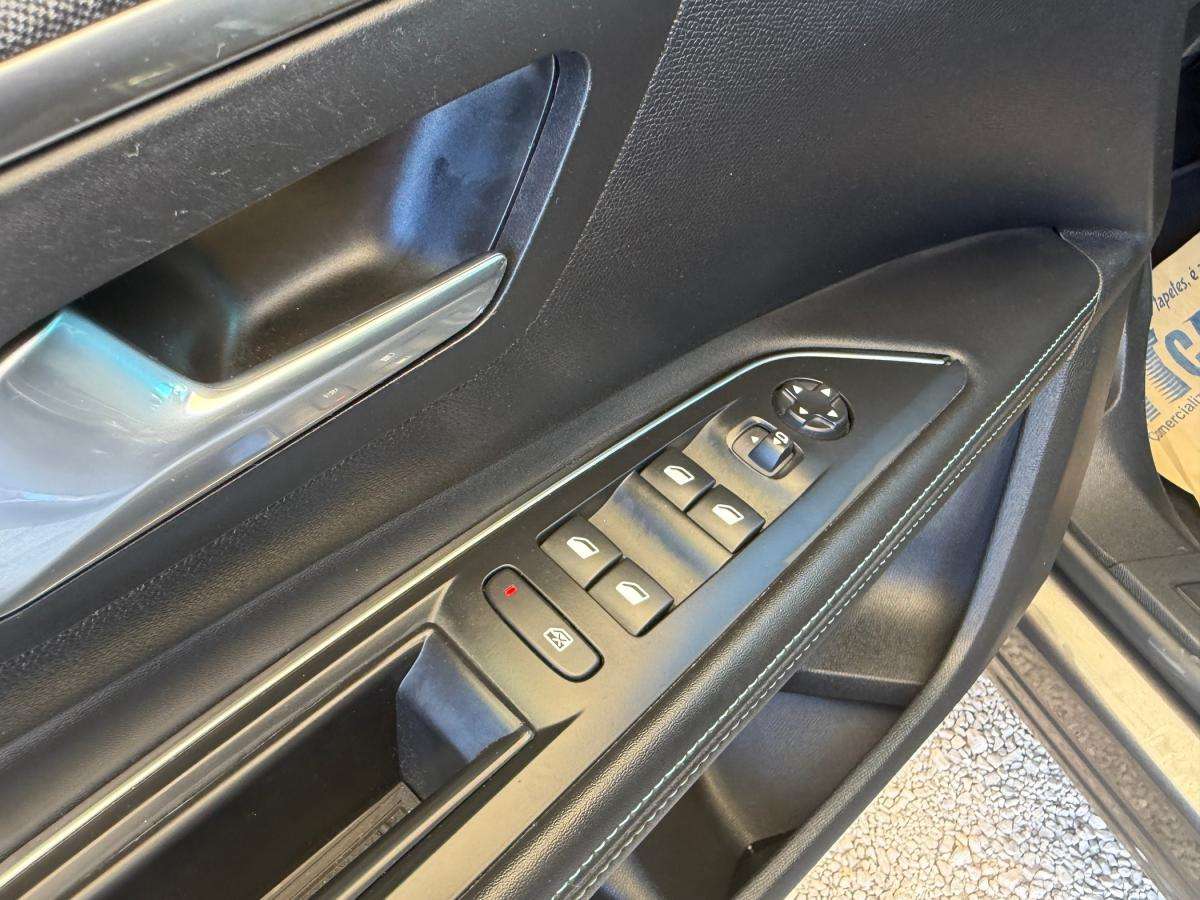 peugeot-5008-2022-diesel-1499cc