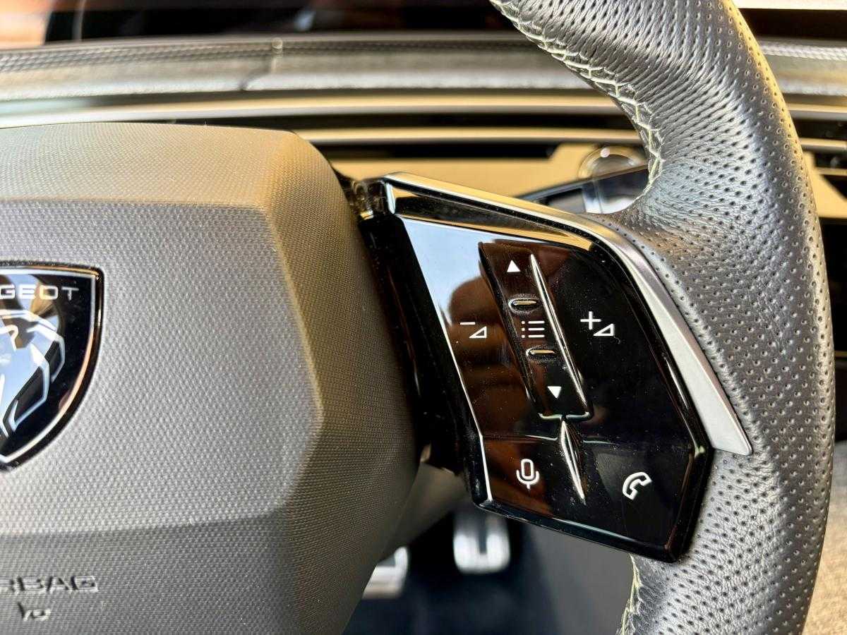 peugeot-e-3008-2025-eletrico-0cc