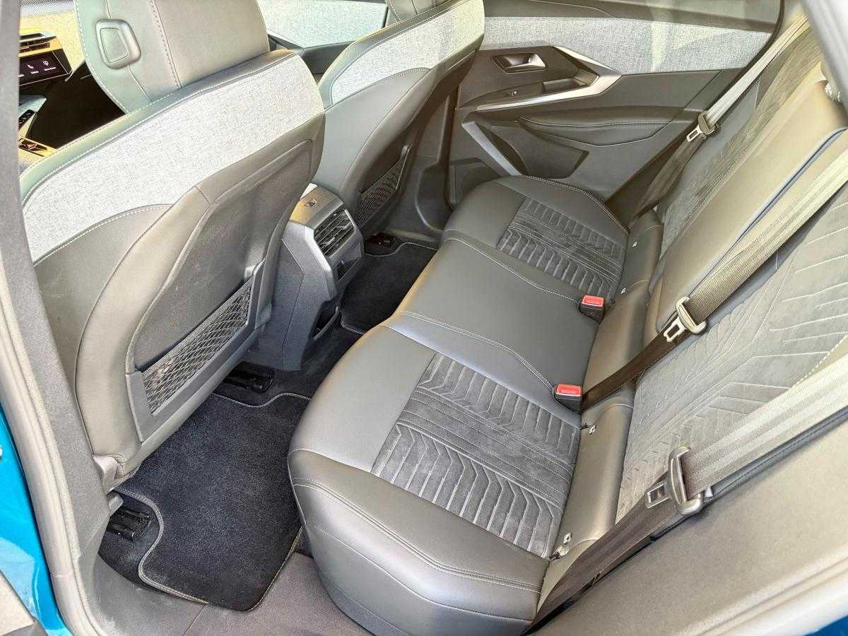 peugeot-e-3008-2025-eletrico-0cc