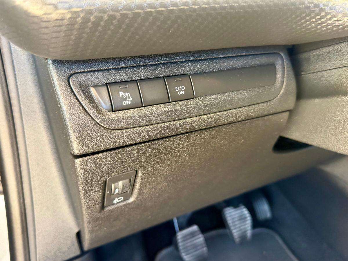 peugeot-2008-2018-gasolina-1199cc