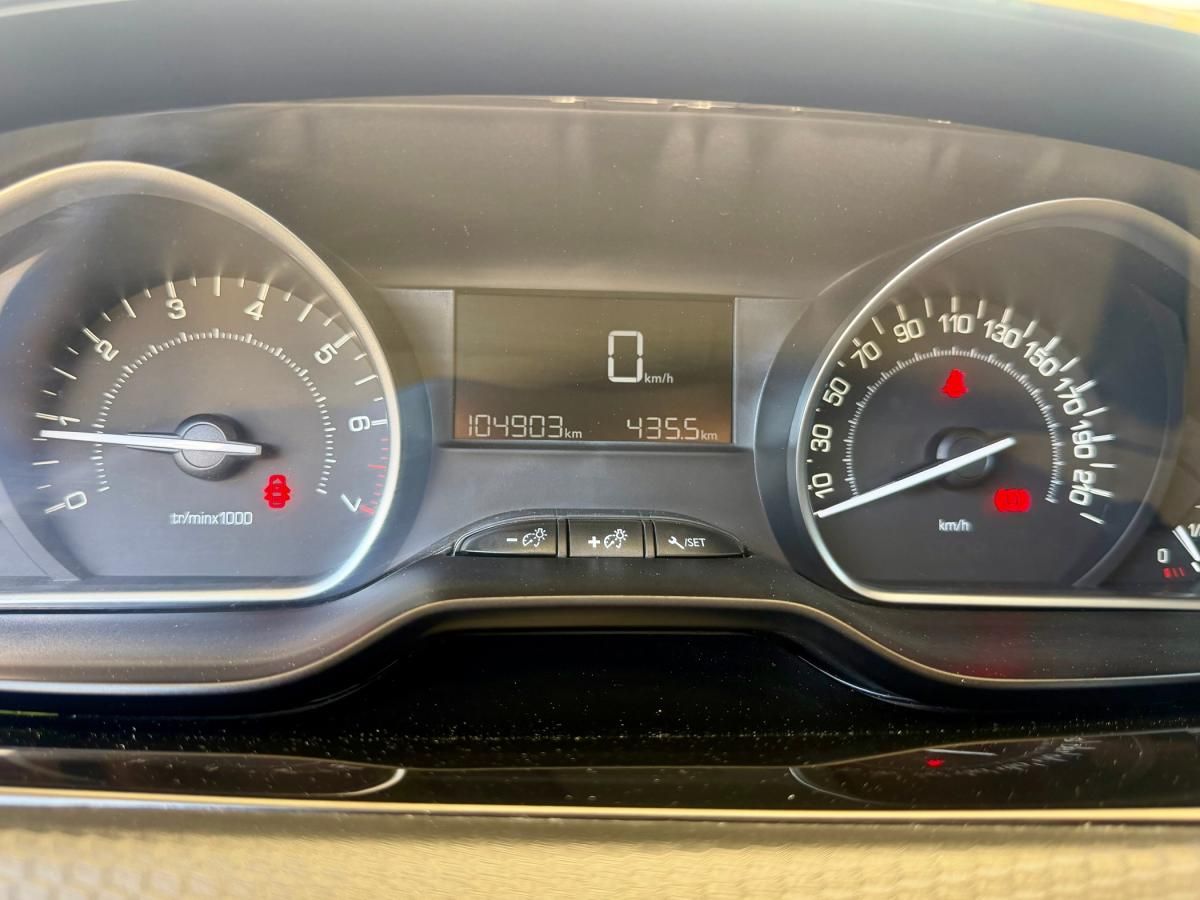 peugeot-2008-2018-gasolina-1199cc