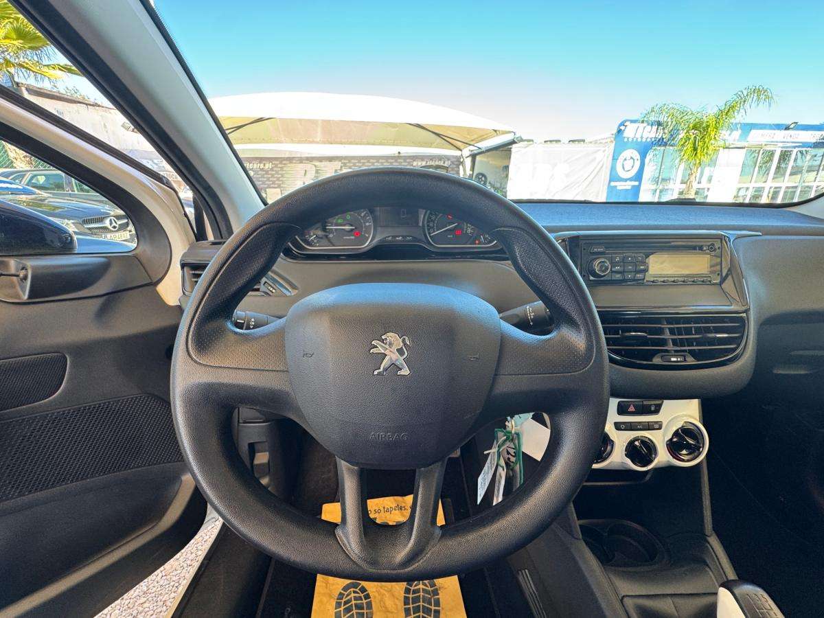 peugeot-208-2016-gasolina-999cc