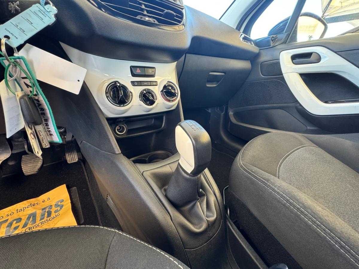 peugeot-208-2016-gasolina-999cc