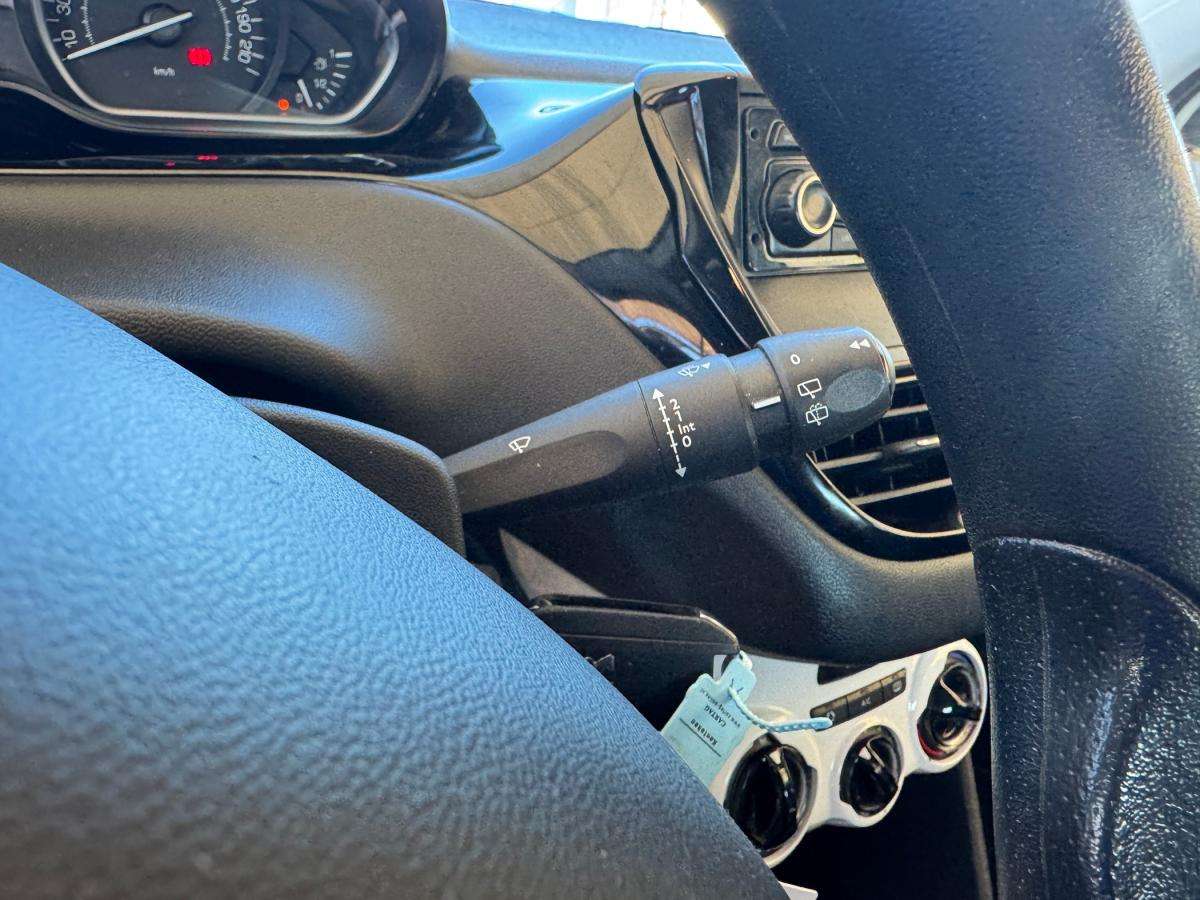 peugeot-208-2016-gasolina-999cc
