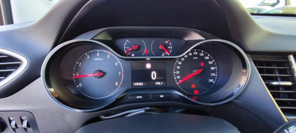 opel-crossland-2022-diesel-1499cc