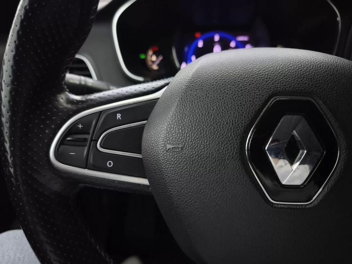 renault-megane-sport-tourer-2018-diesel-1461cc