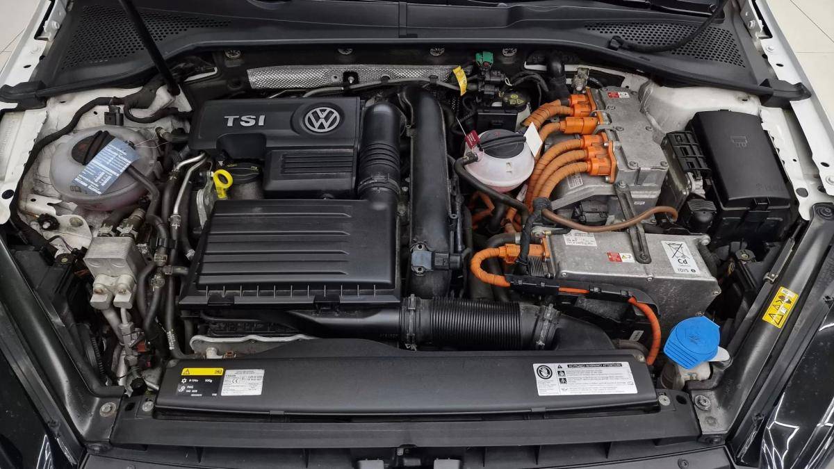 volkswagen-golf-2015-hibrido-1395cc