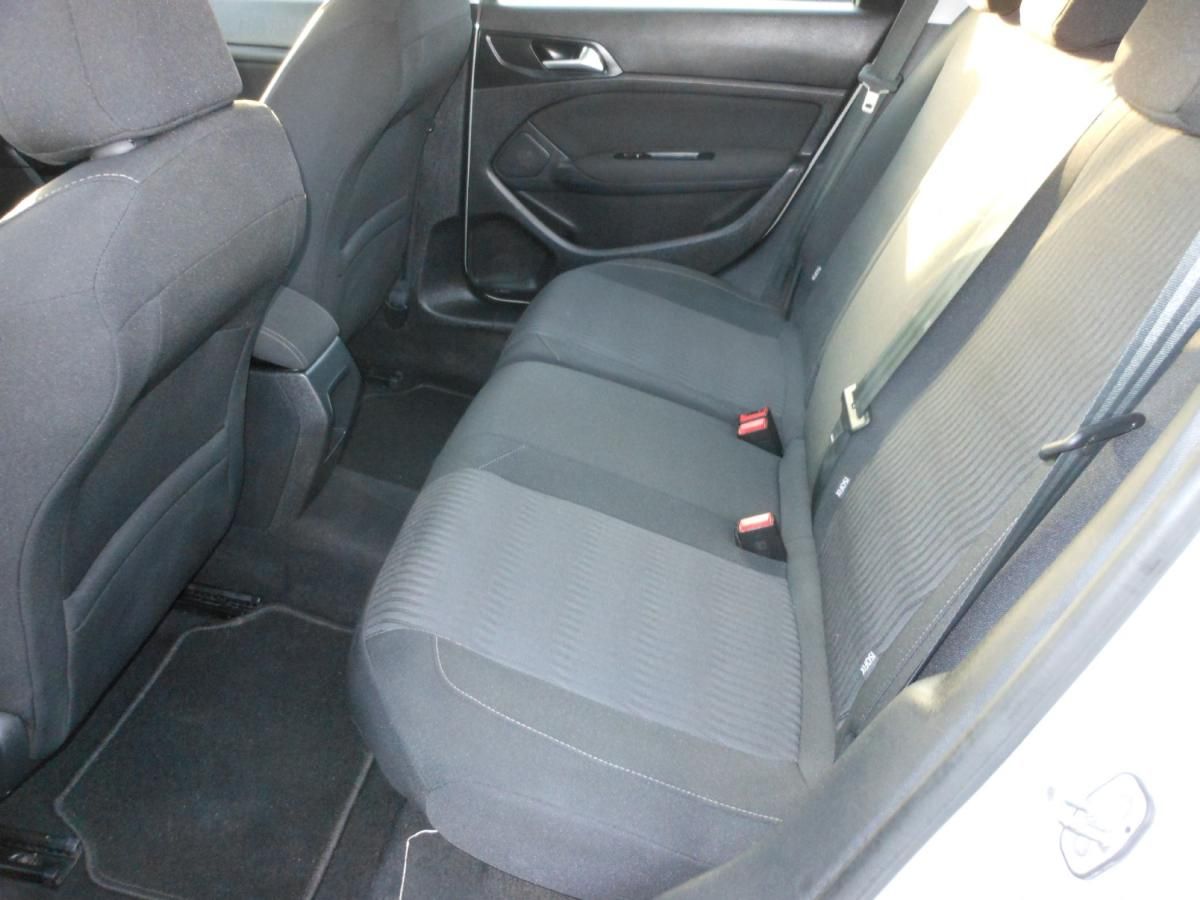 peugeot-308-sw-2015-diesel-1560cc