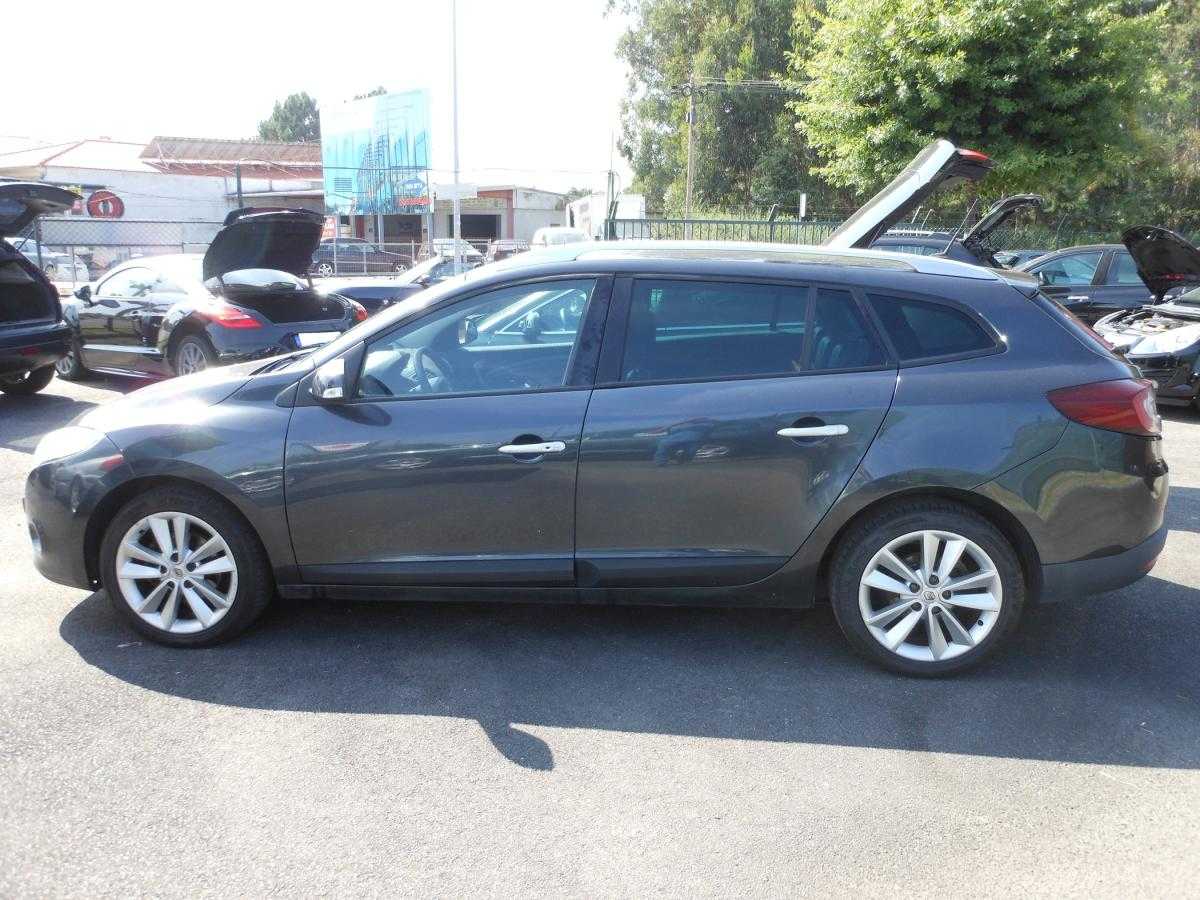 renault-megane-sport-tourer-2011-diesel-1461cc
