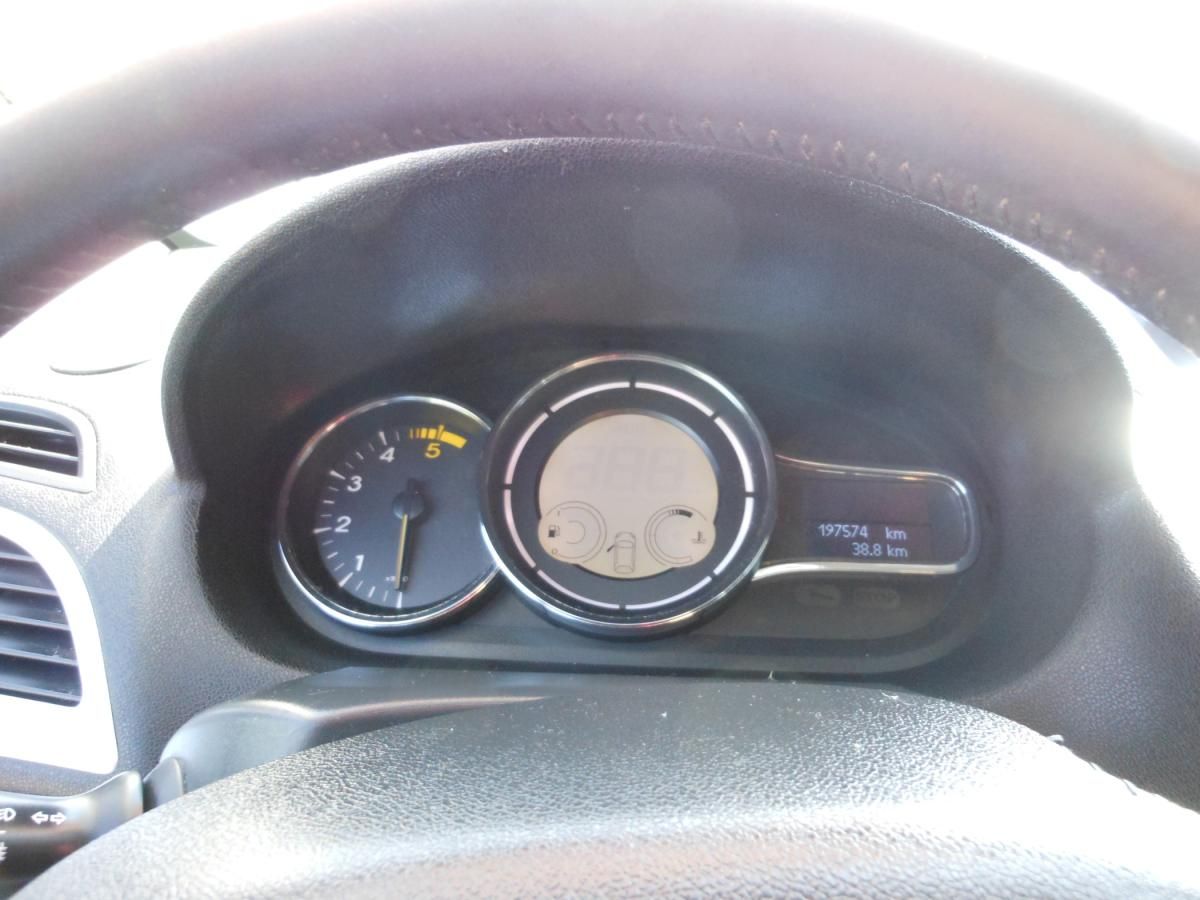 renault-megane-sport-tourer-2011-diesel-1461cc