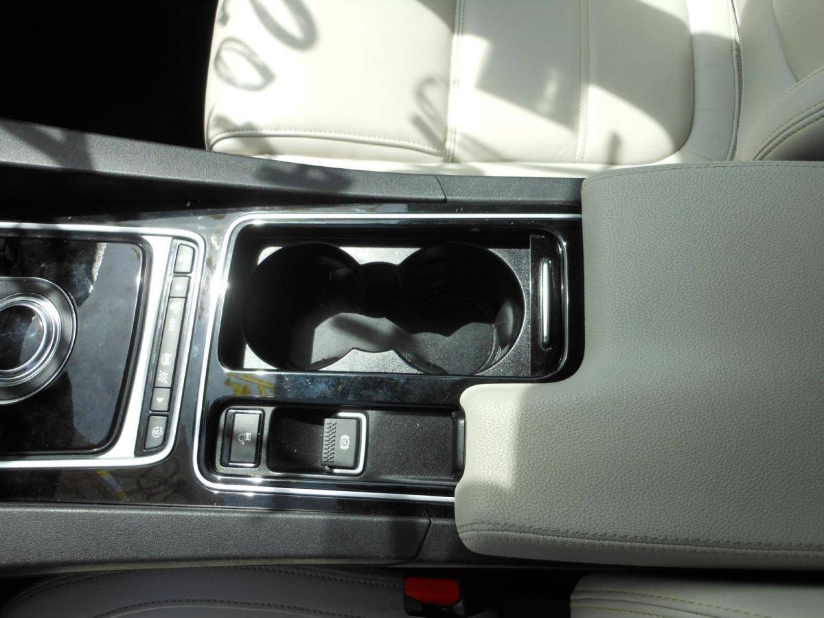 jaguar-f-pace-2017-diesel-1999cc