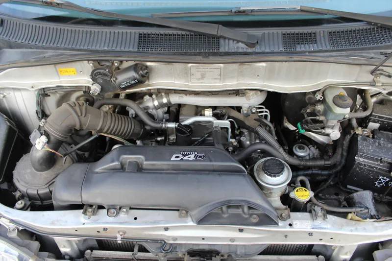toyota-hiace-2006-diesel-2494cc