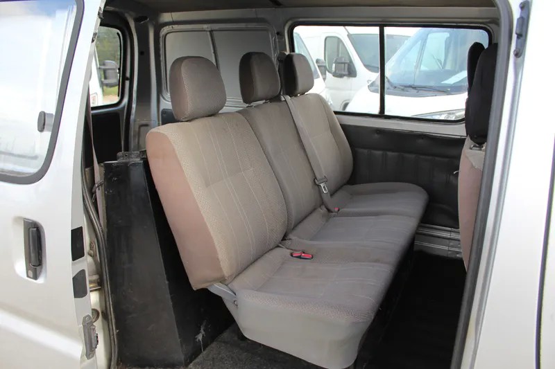 toyota-hiace-2006-diesel-2494cc