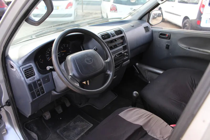 toyota-hiace-2006-diesel-2494cc
