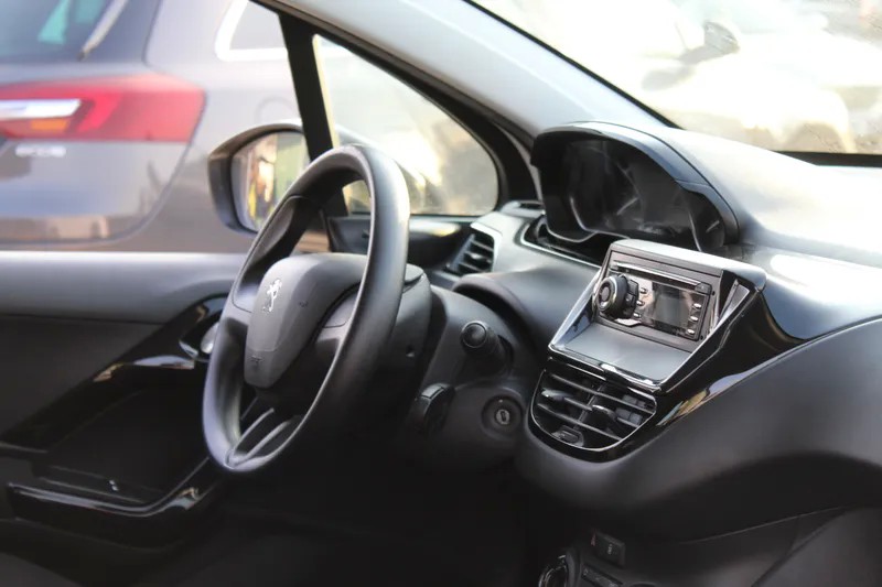 peugeot-208-2018-gasolina-1199cc
