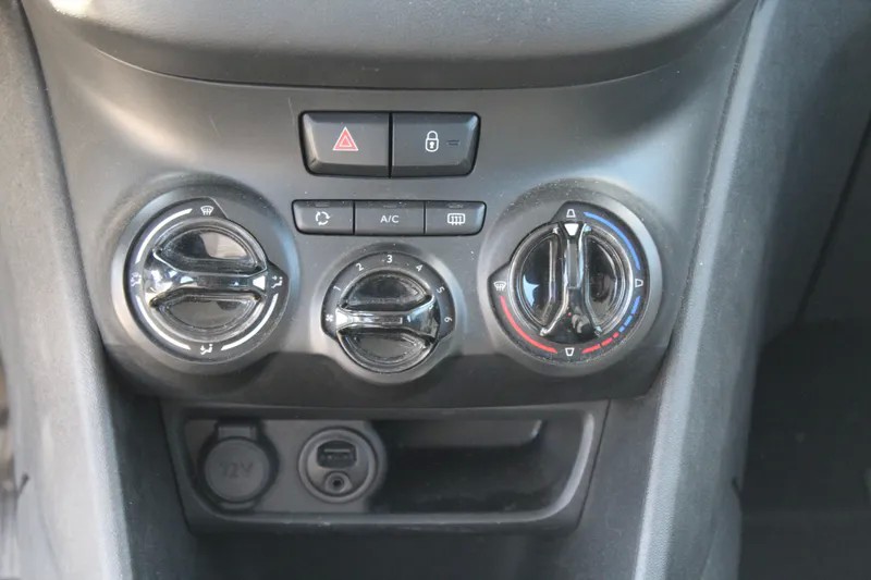 peugeot-208-2018-gasolina-1199cc