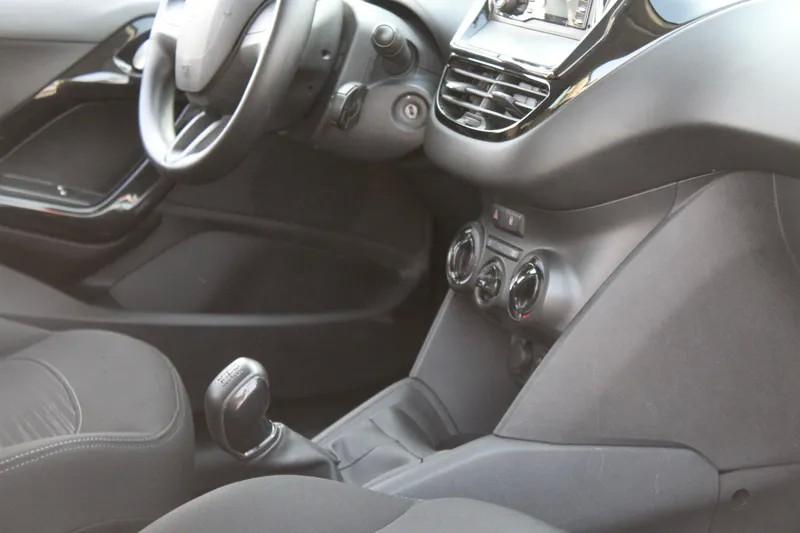 peugeot-208-2018-gasolina-1199cc