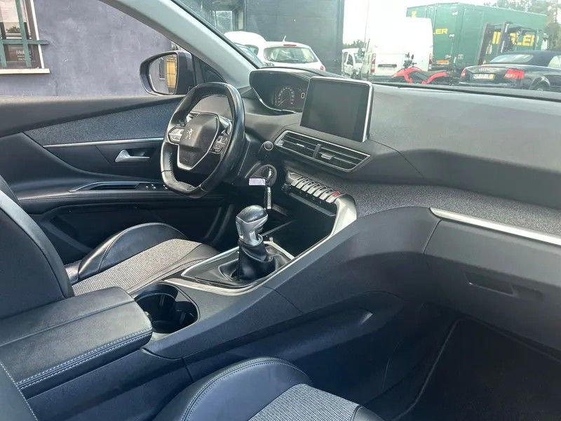 peugeot-5008-2018-diesel-1499cc