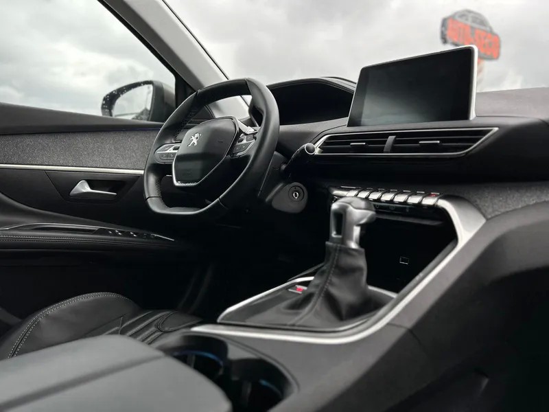 peugeot-5008-2019-diesel-1499cc