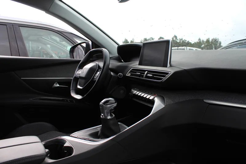 peugeot-5008-2019-diesel-1499cc
