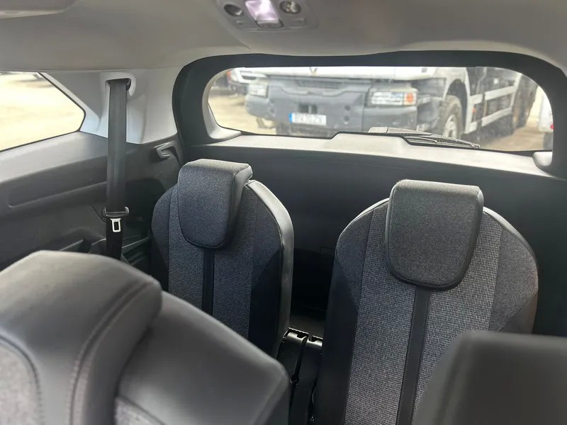 peugeot-5008-2018-diesel-1499cc