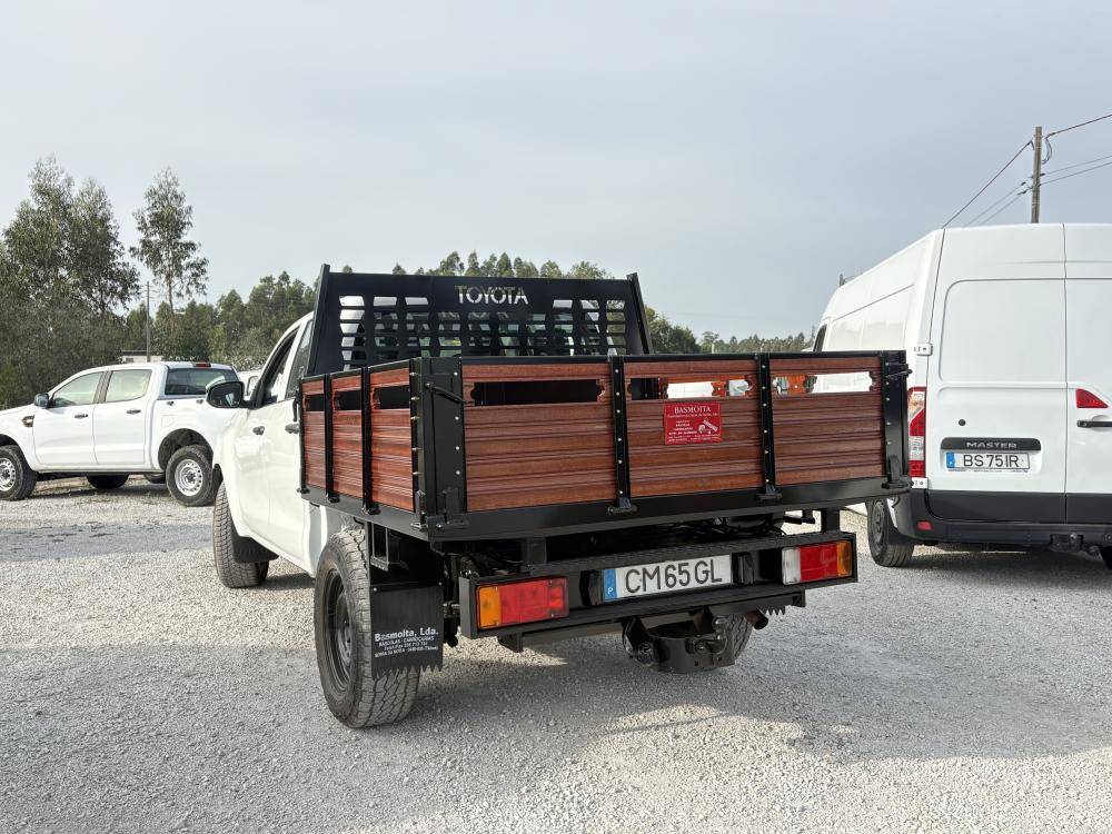 toyota-hilux-2019-diesel-2393cc