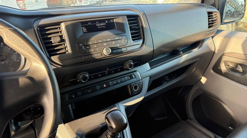 peugeot-expert-2019-diesel-1560cc