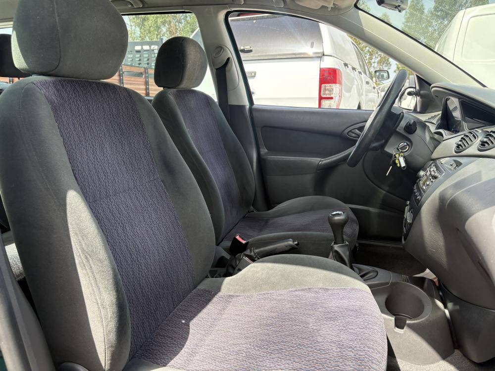 ford-focus-2000-gasolina-1388cc
