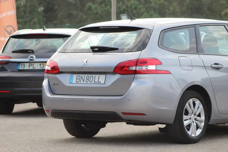 peugeot-308-sw-2019-diesel-1499cc