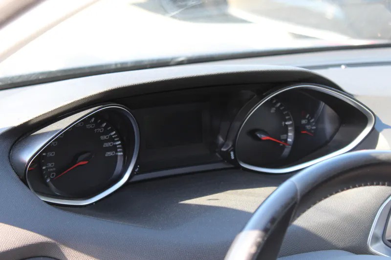 peugeot-308-sw-2019-diesel-1499cc