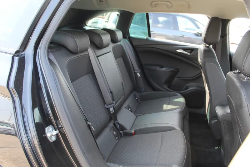 opel-astra-sport-tourer-2019-diesel-1598cc
