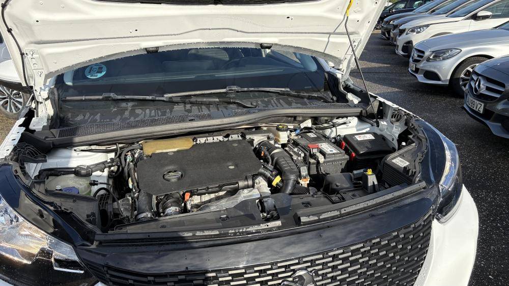peugeot-2008-2021-diesel-1499cc