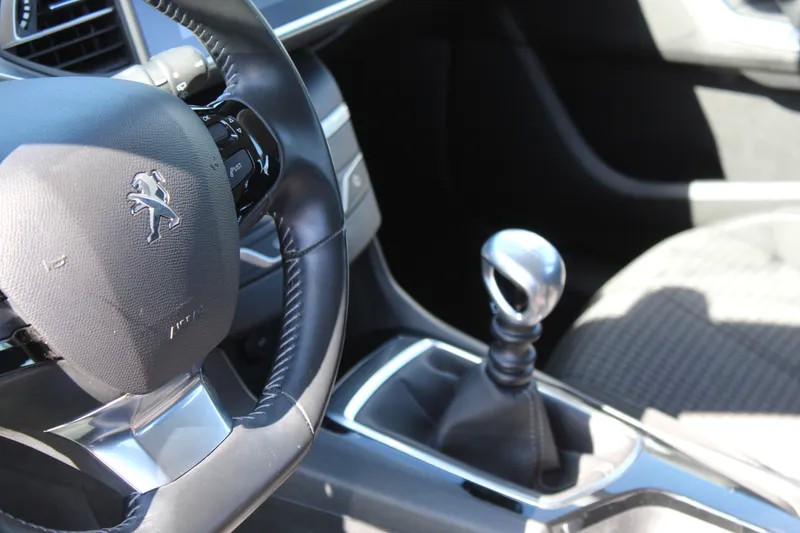 peugeot-308-sw-2019-diesel-1499cc