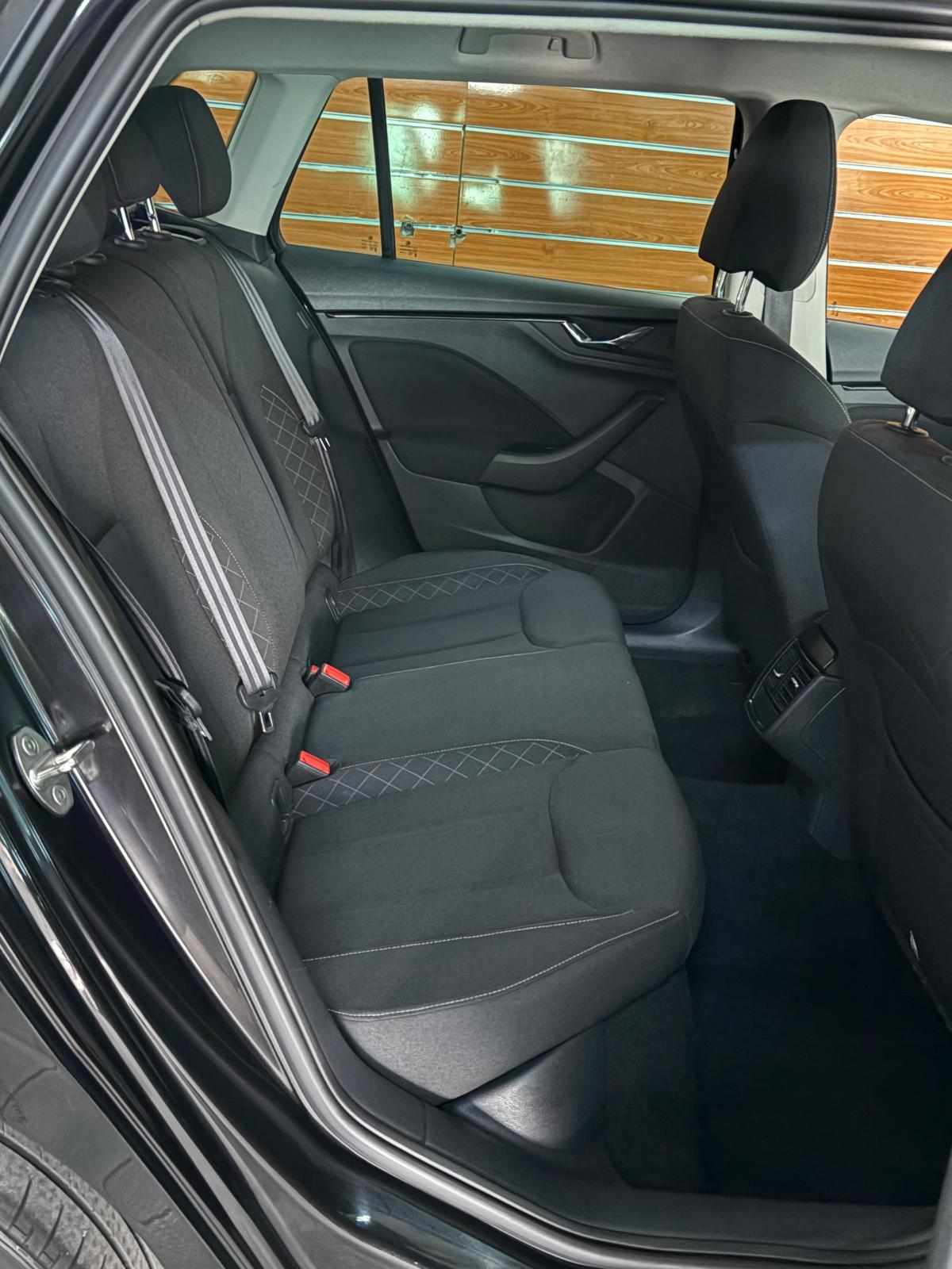 skoda-kamiq-1-0-tsi-2023-gasolina-999cc
