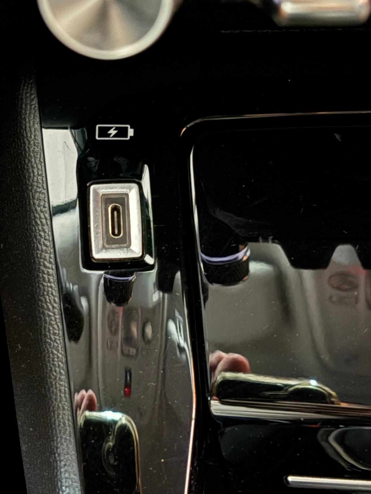 peugeot-2008-1-2-puretech-2021-gasolina-1199cc