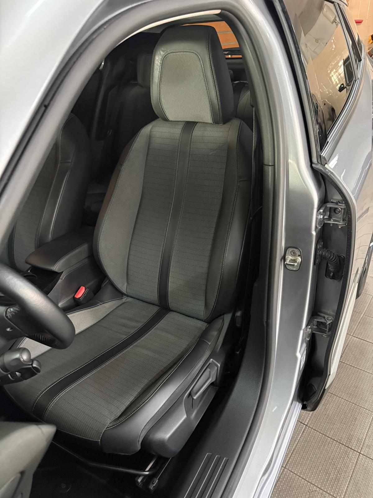 peugeot-2008-1-2-puretech-2021-gasolina-1199cc