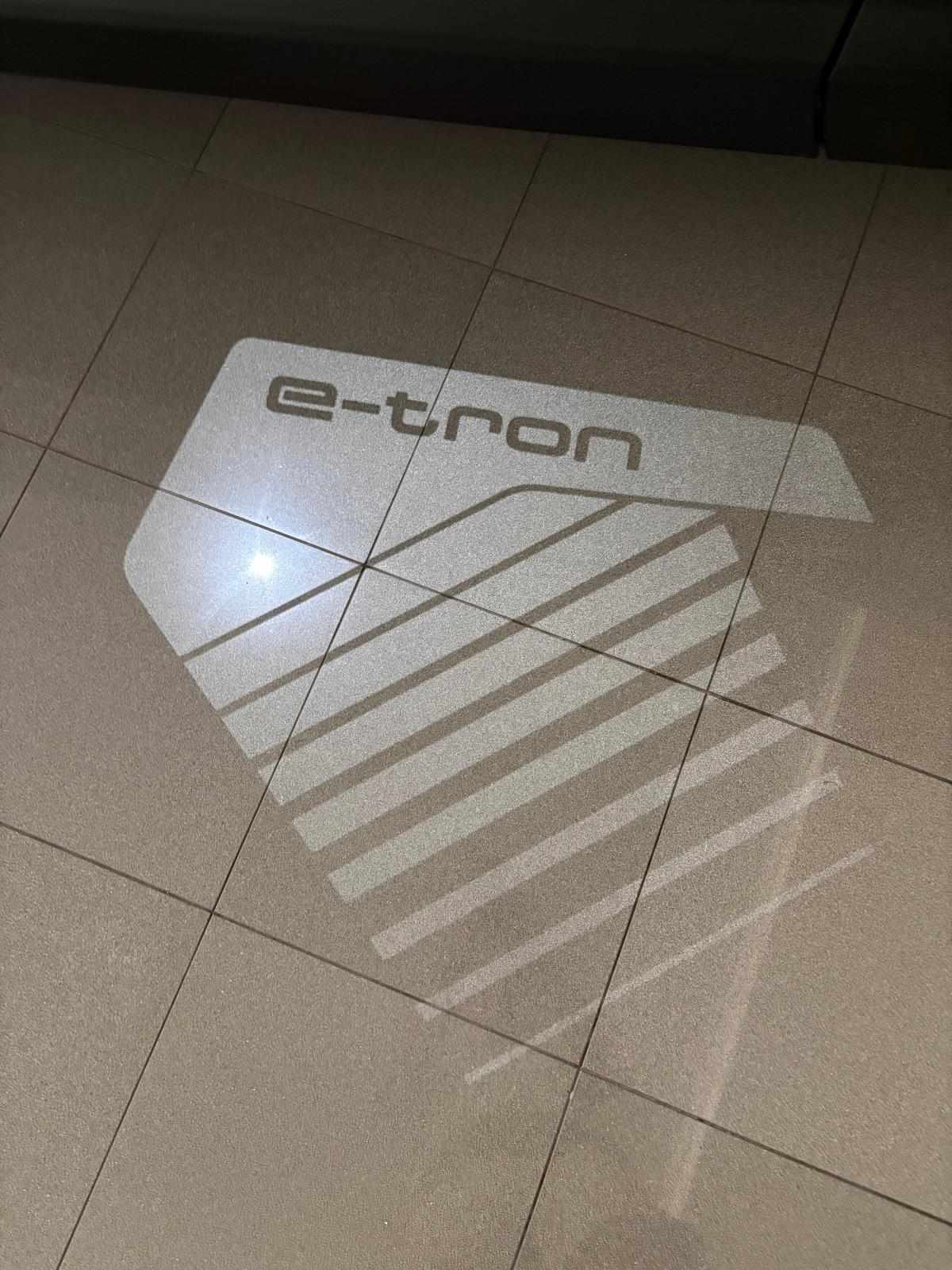audi-q4-e-tron-35-e-tron-2021-eletrico