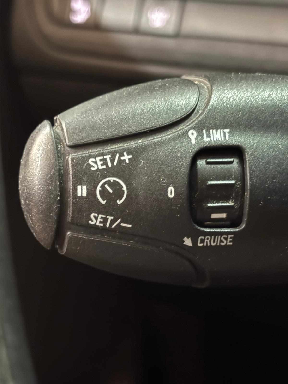 peugeot-208-1-5-102cv-2020-diesel-1499cc