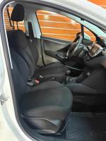 peugeot-208-1-5-102cv-2020-diesel-1499cc